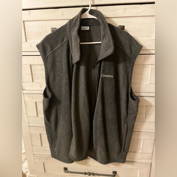 COLUMBIA VEST - Picture 1 of 1